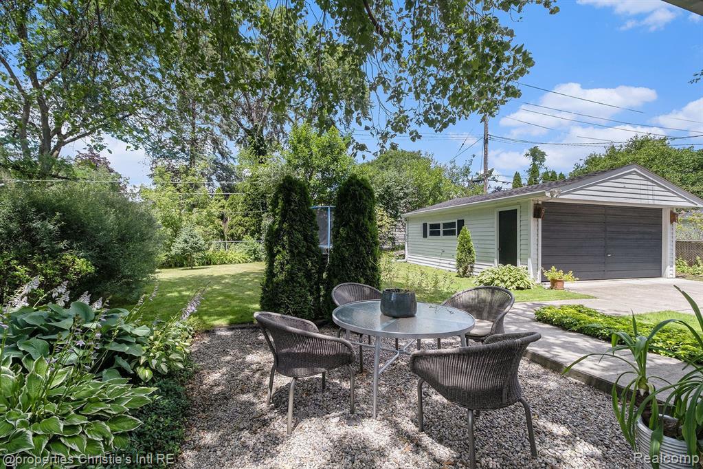 17850 Beverly Road Beverly Hills, MI 48025 - Photo 35 of 40