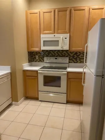 $1,800 | 3468 Parkridge Circle, Unit 33201, Sarasota, FL 34243