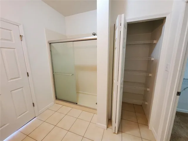 $2,000 | 3468 Parkridge Circle, Unit 33201, Sarasota, FL 34243