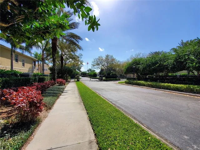 $2,000 | 3468 Parkridge Circle, Unit 33201, Sarasota, FL 34243