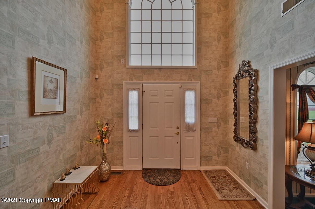 5542 Bridle Road Stroudsburg, PA 18360 - Photo 11 of 114 Front Entrance