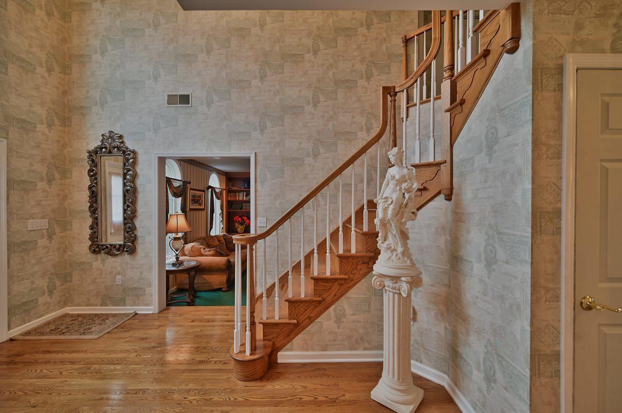 5542 Bridle Road Stroudsburg, PA 18360 - Photo 13 of 114 Hardwood Floors
