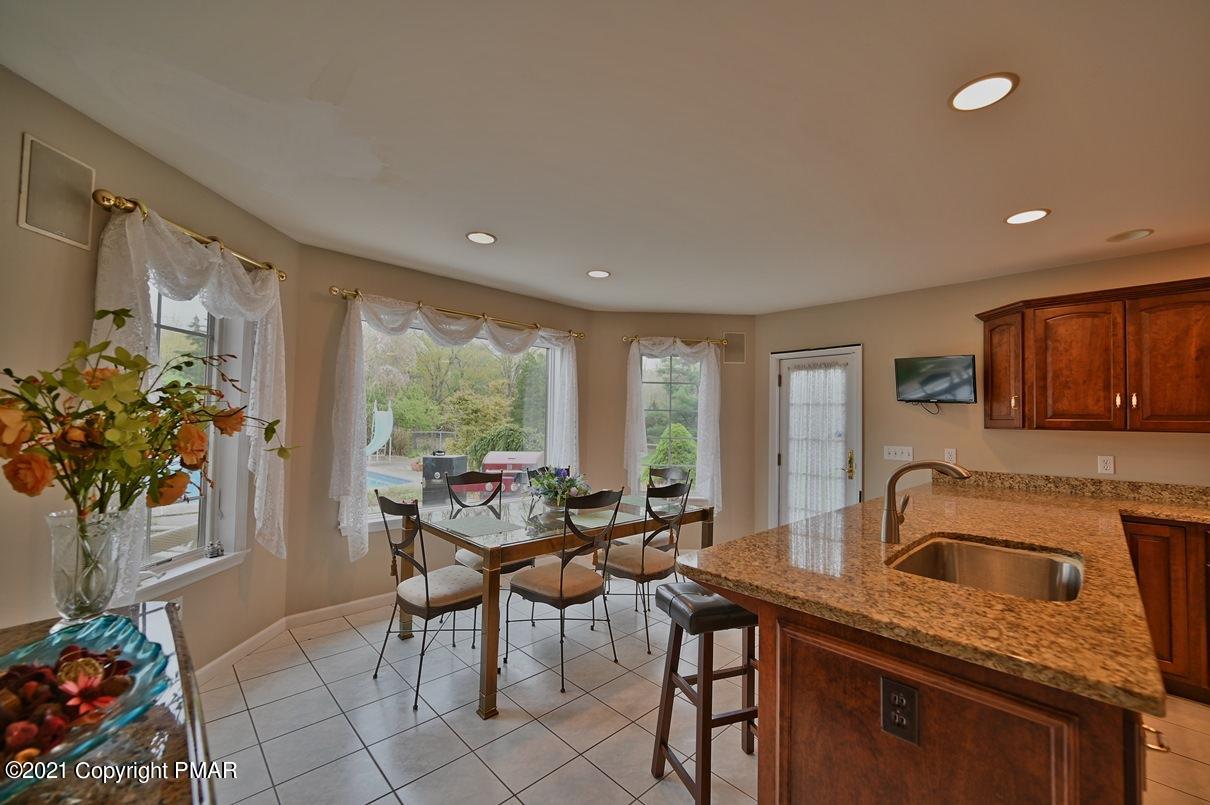 5542 Bridle Road Stroudsburg, PA 18360 - Photo 34 of 114 Open Concept