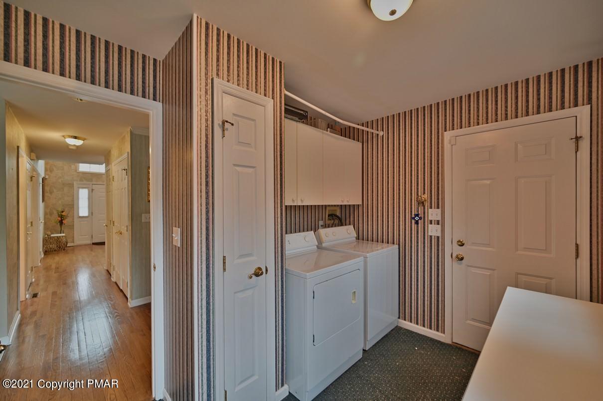 5542 Bridle Road Stroudsburg, PA 18360 - Photo 53 of 114 Laundry/Mud Room