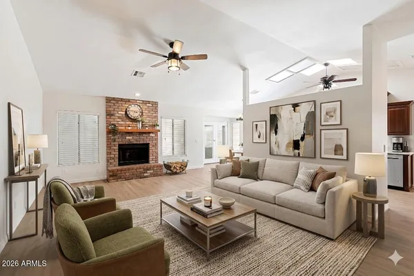$599,990 | 620 East Appaloosa Road, Gilbert, AZ 85296