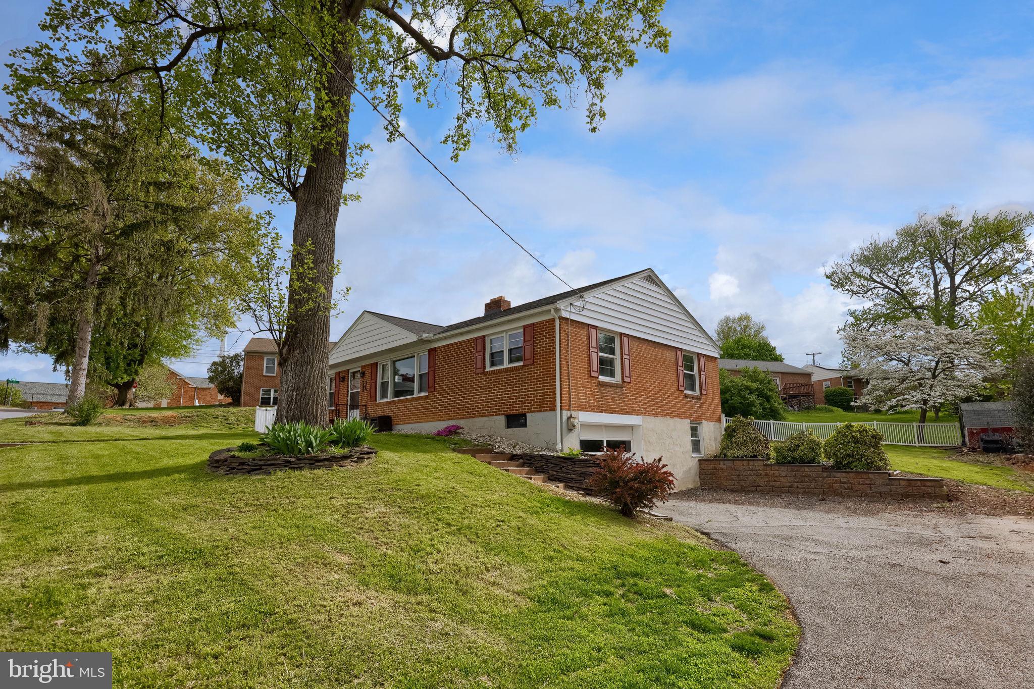 871 North Sumner Street York, PA 17404 - Photo 24 of 36