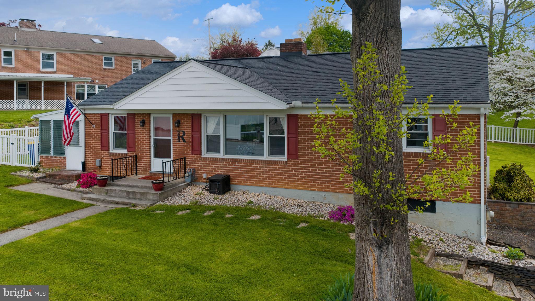 871 North Sumner Street York, PA 17404 - Photo 27 of 36