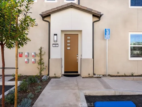 $4,990 | 1720 Park Street, Unit 10, Anaheim, CA 92805