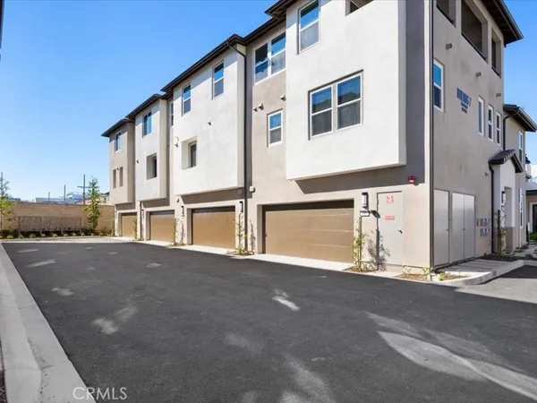 $4,990 | 1720 Park Street, Unit 10, Anaheim, CA 92805