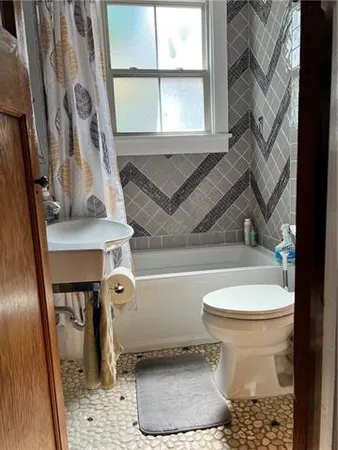 $2,450 | 7933 Hampson Street, New Orleans, LA 70118