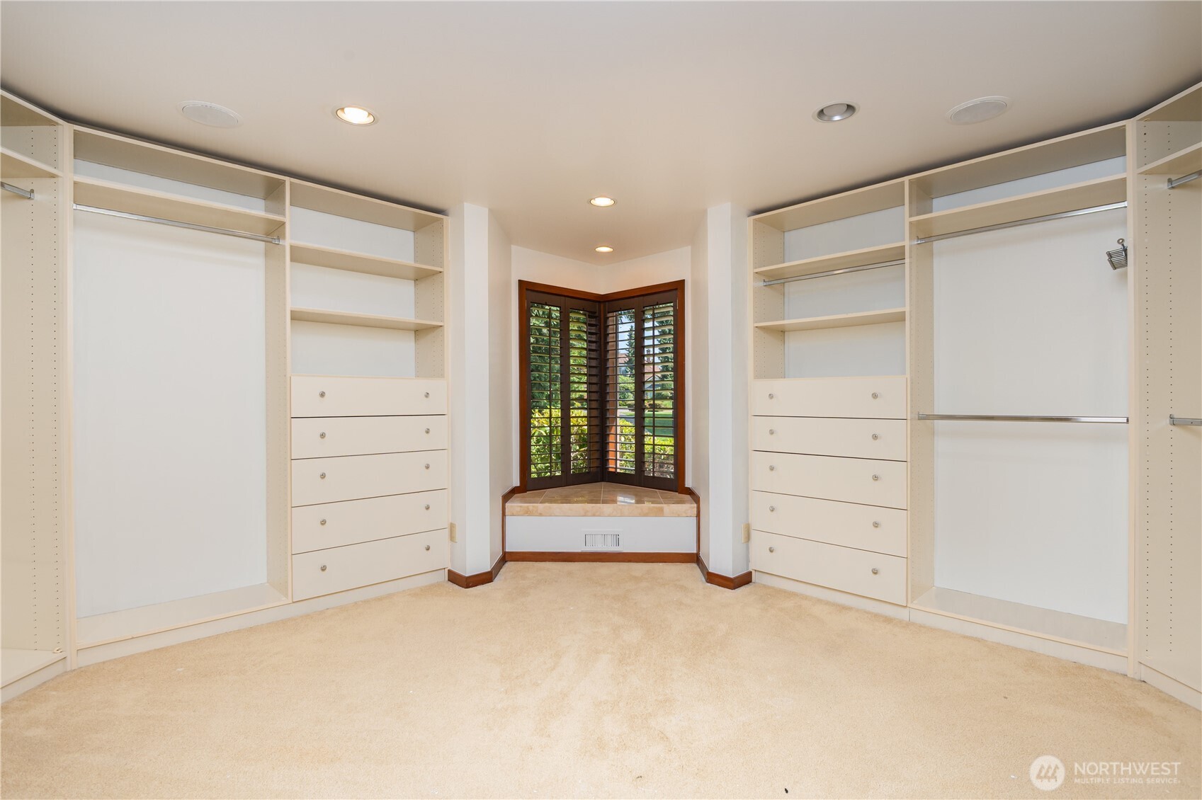 88 Cascade Key Bellevue, WA 98006 - Photo 17 of 37