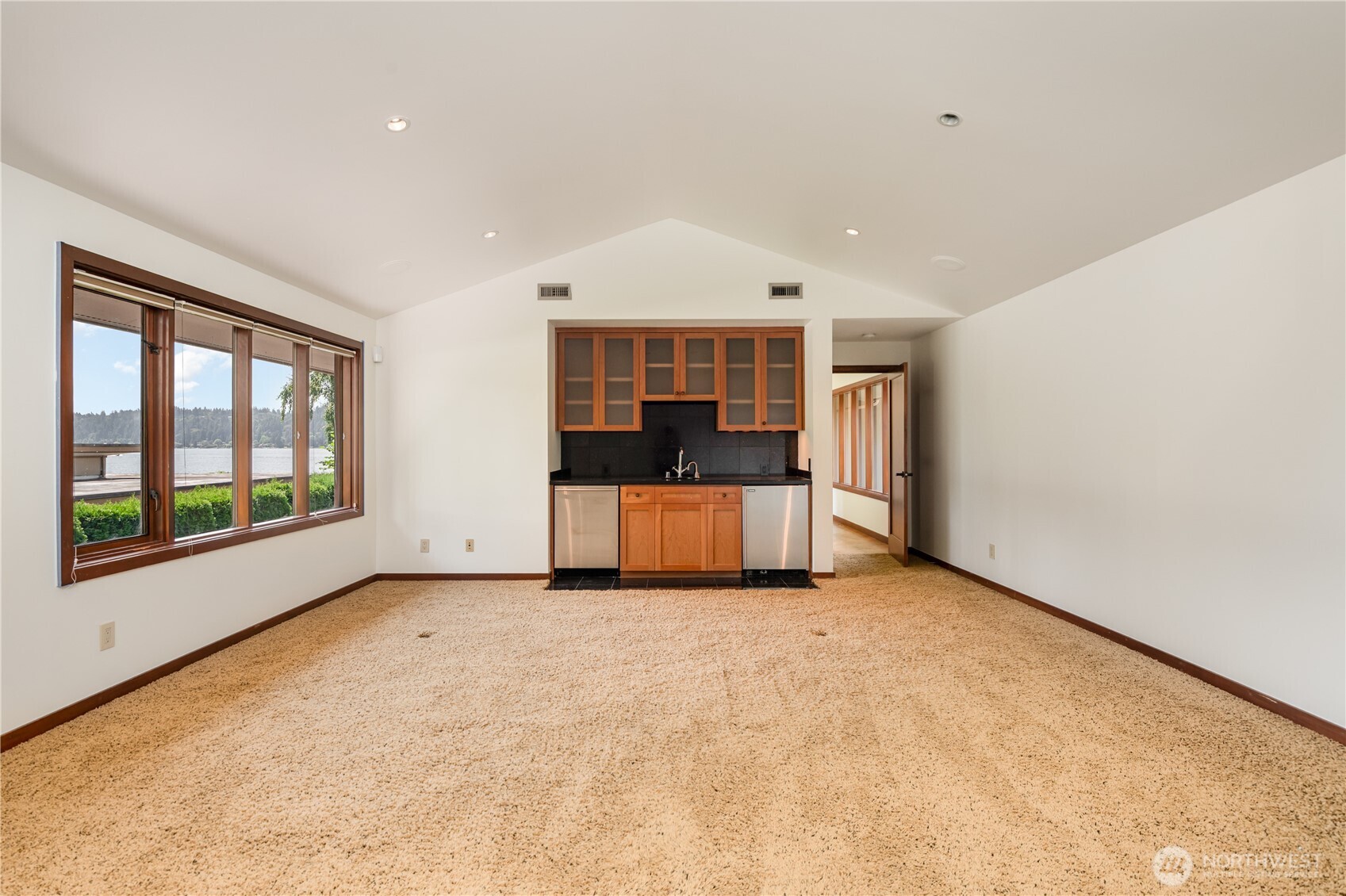 88 Cascade Key Bellevue, WA 98006 - Photo 20 of 37