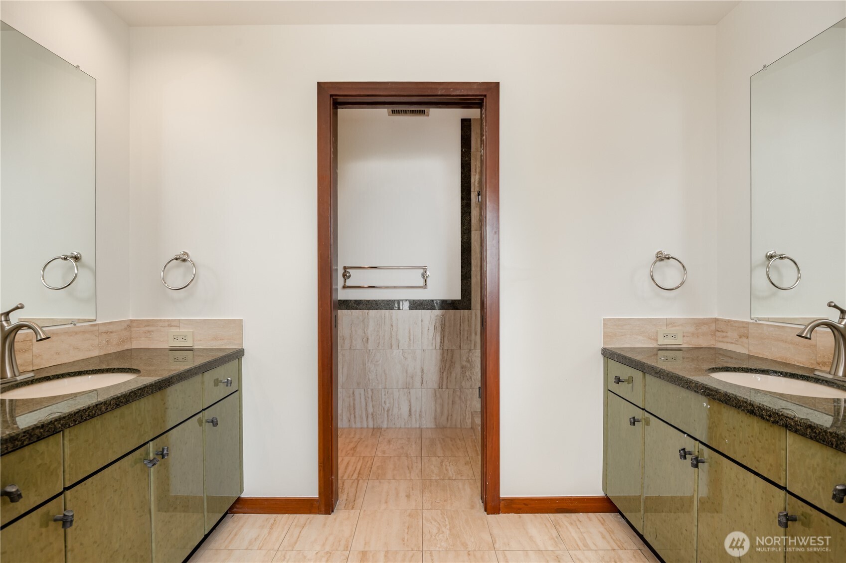 88 Cascade Key Bellevue, WA 98006 - Photo 24 of 37