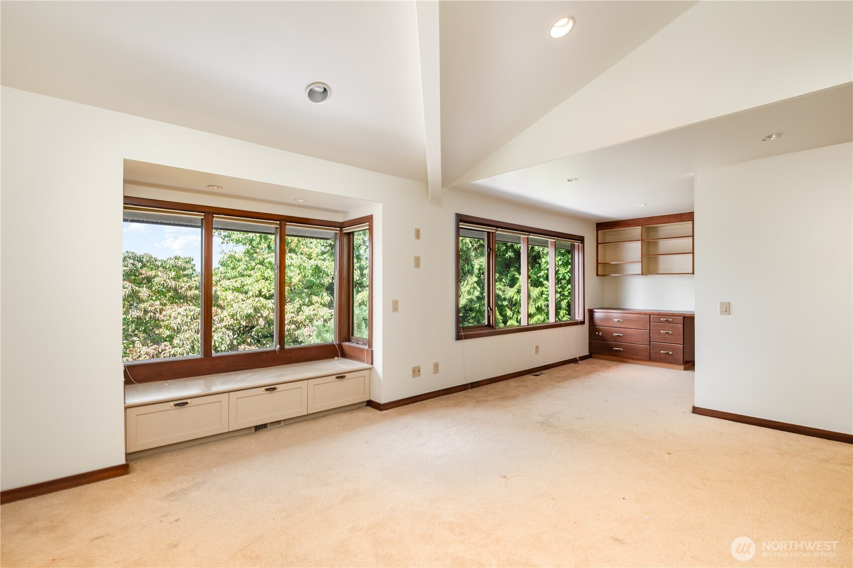 88 Cascade Key Bellevue, WA 98006 - Photo 27 of 37