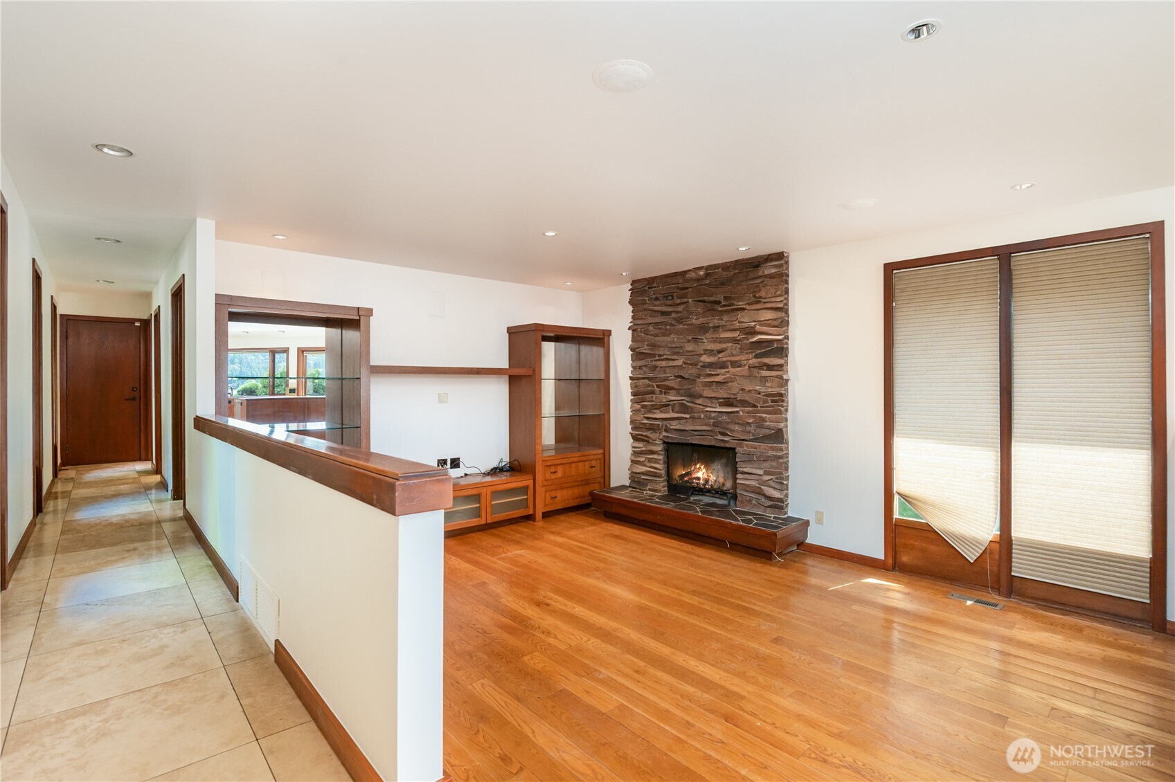 88 Cascade Key Bellevue, WA 98006 - Photo 5 of 37