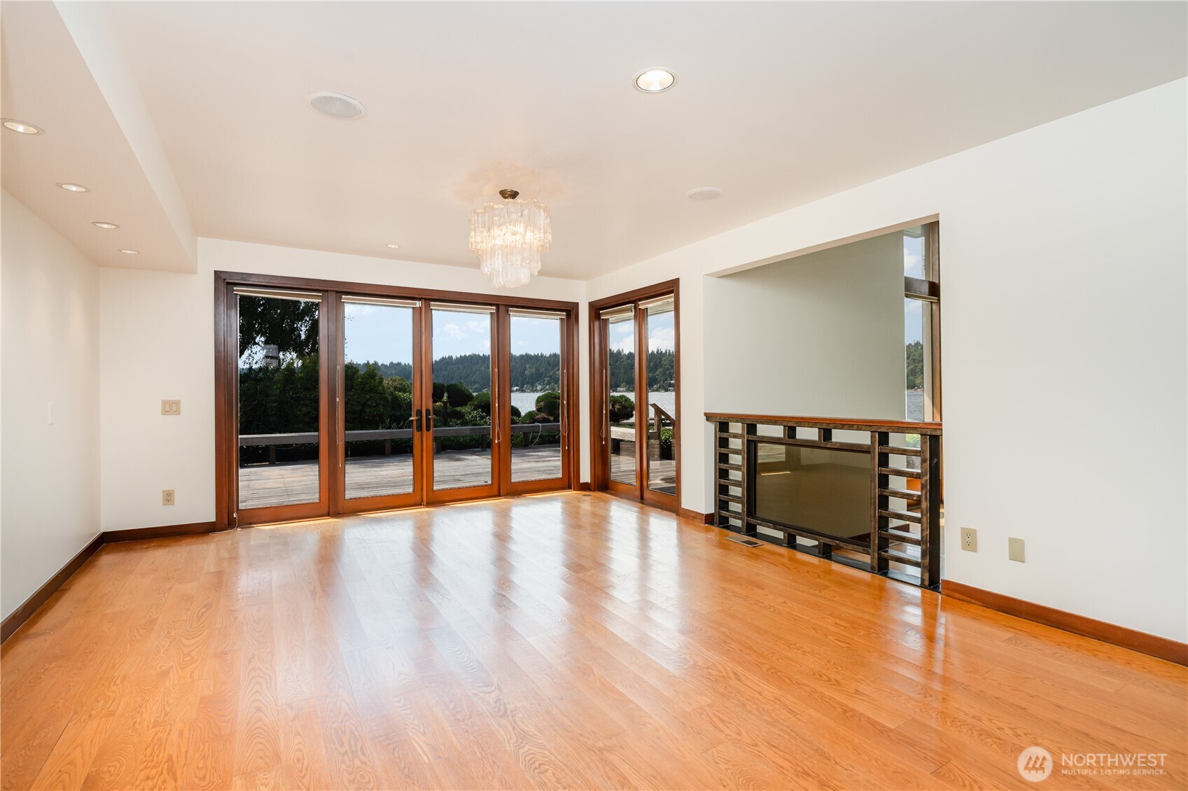 88 Cascade Key Bellevue, WA 98006 - Photo 8 of 37