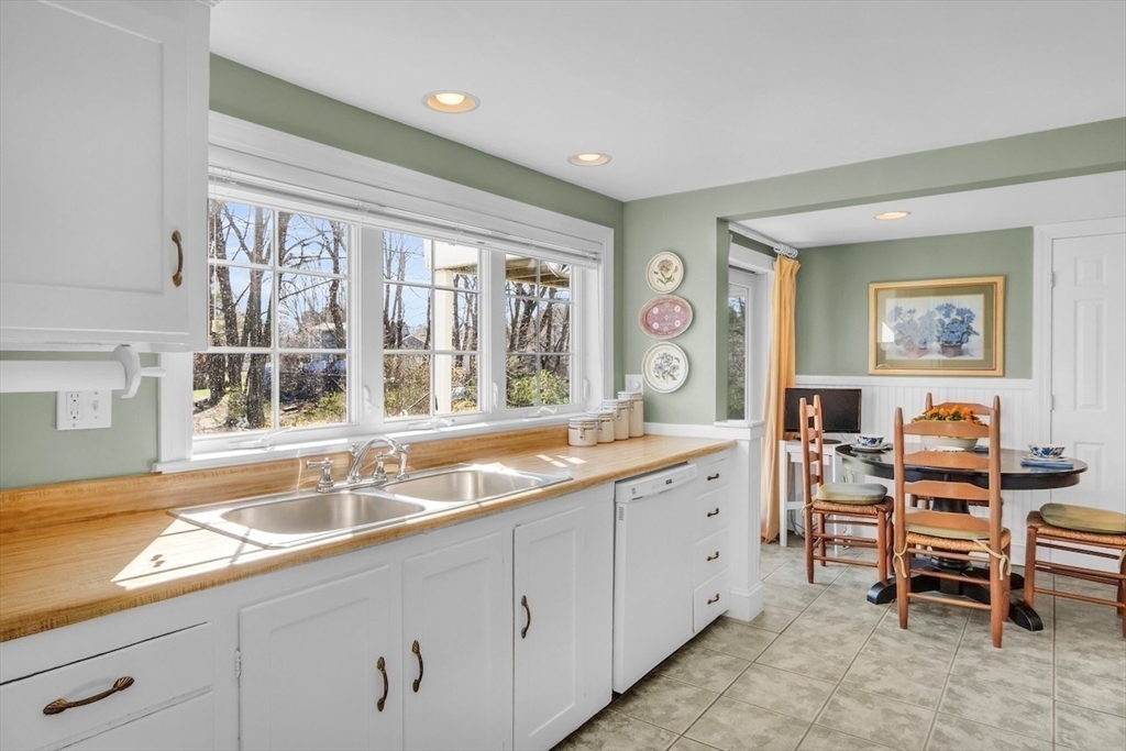 6 Virginia Road Andover, MA 01810 - Photo 6 of 34 Gallery Image 6