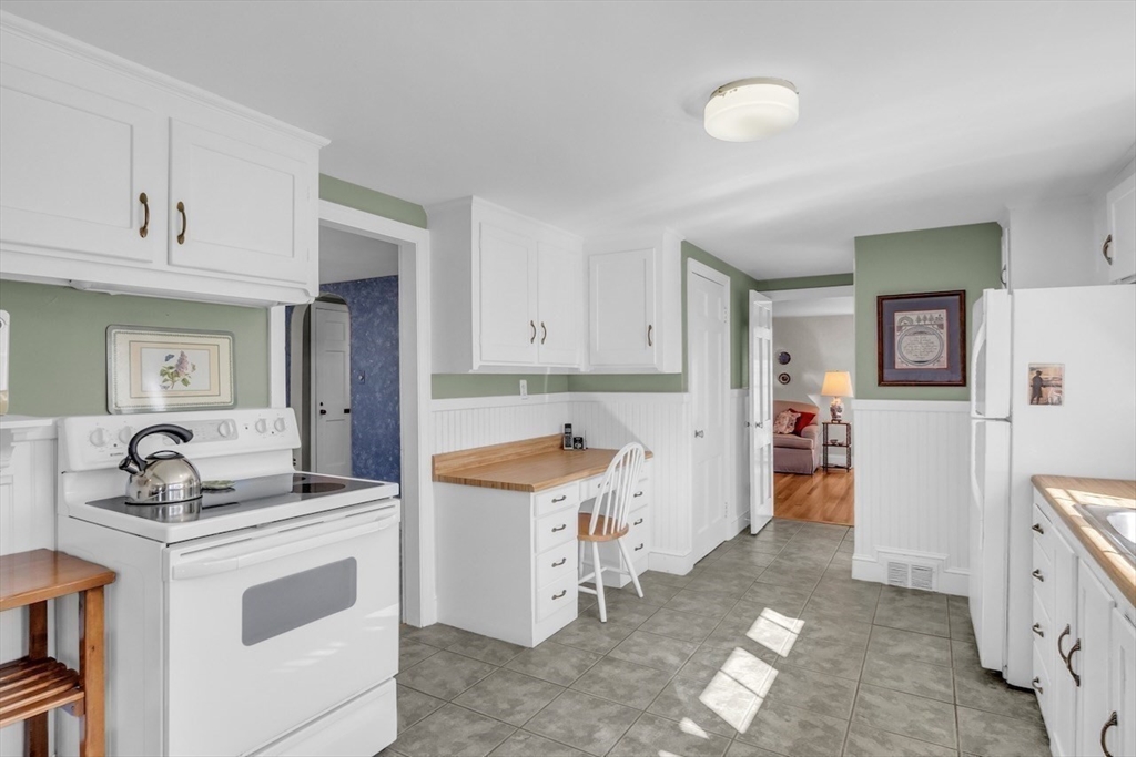 6 Virginia Road Andover, MA 01810 - Photo 9 of 34 Gallery Image 9
