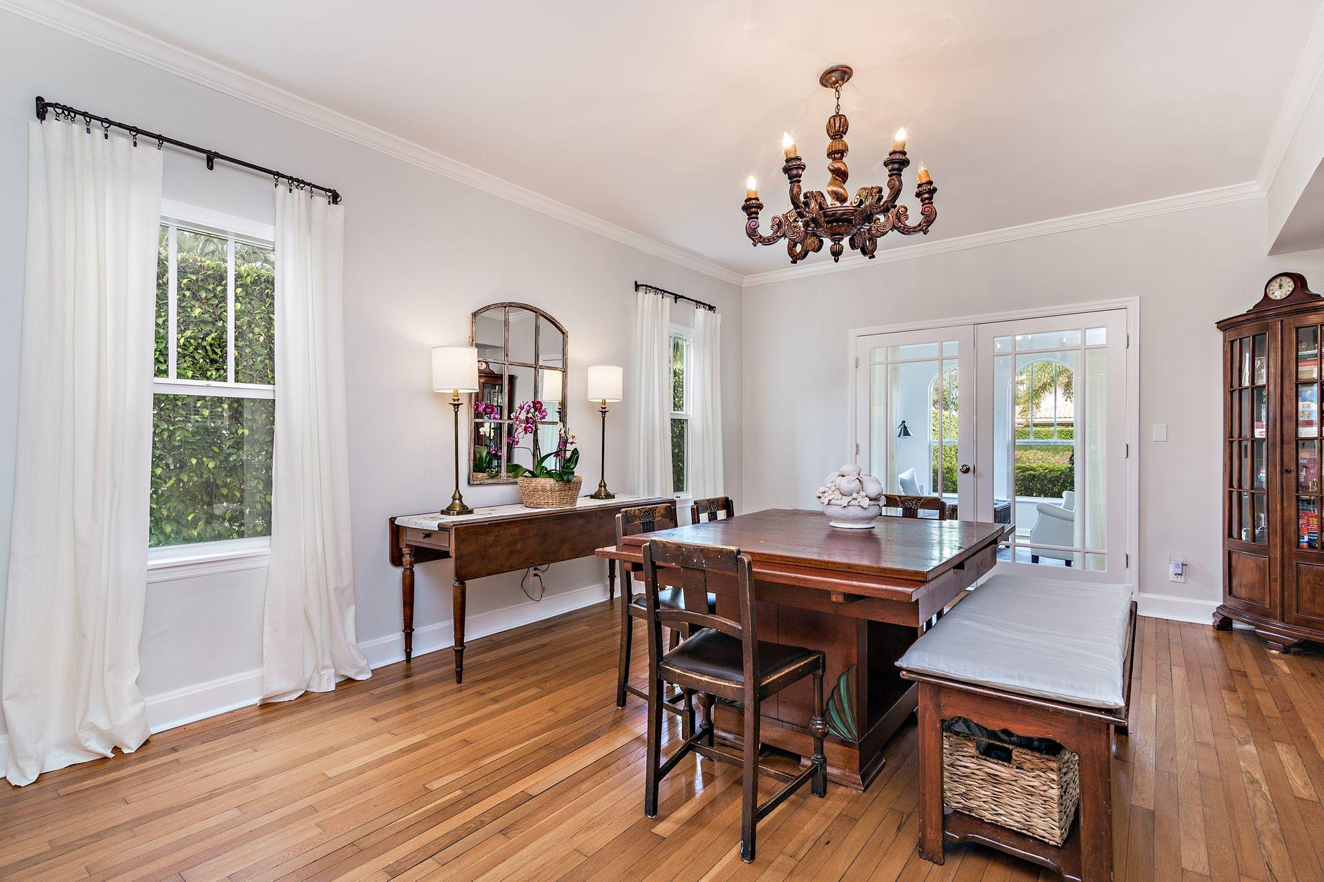 306 Valencia Road West Palm Beach, FL 33401 - Photo 12 of 47 13