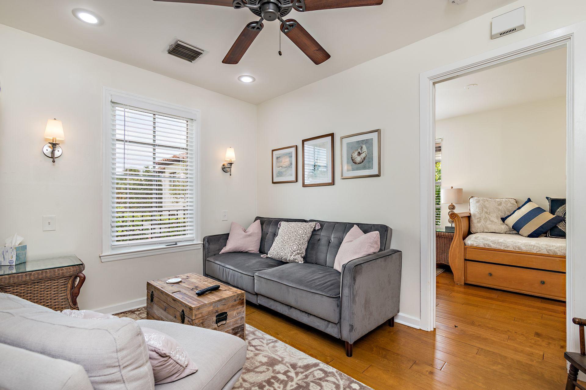 306 Valencia Road West Palm Beach, FL 33401 - Photo 25 of 47 Upper Guest Apartment