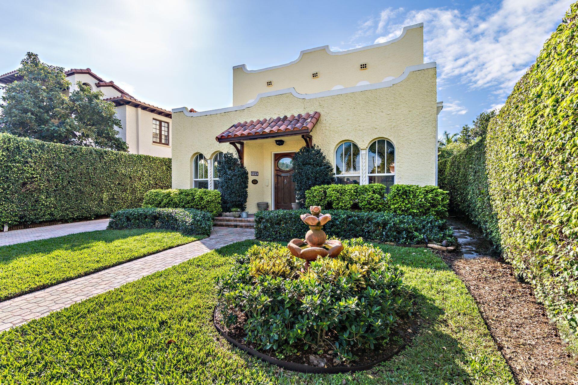 306 Valencia Road West Palm Beach, FL 33401 - Photo 3 of 47 4
