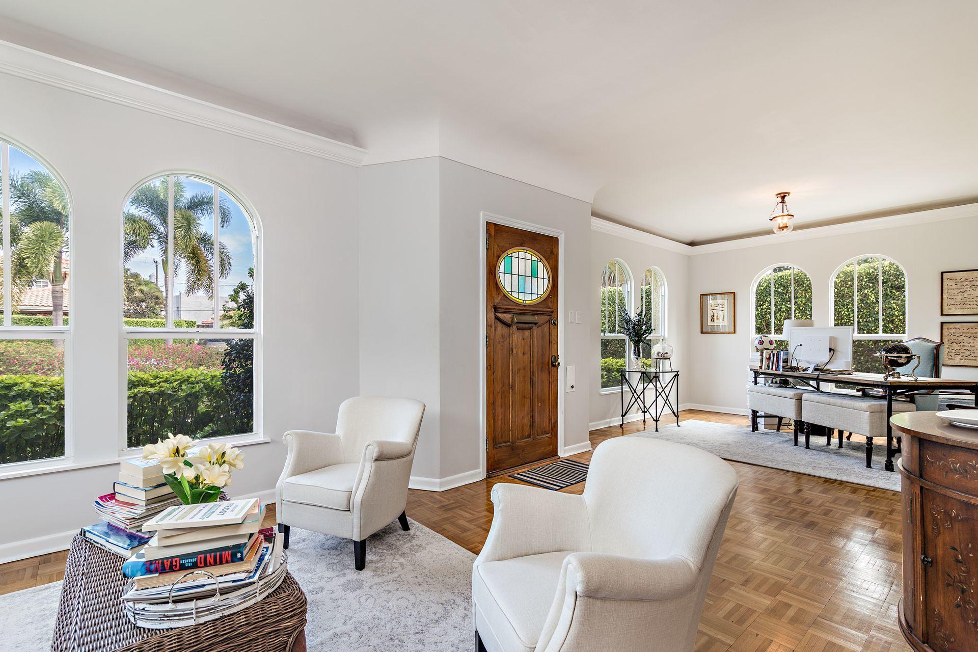 306 Valencia Road West Palm Beach, FL 33401 - Photo 8 of 47 9