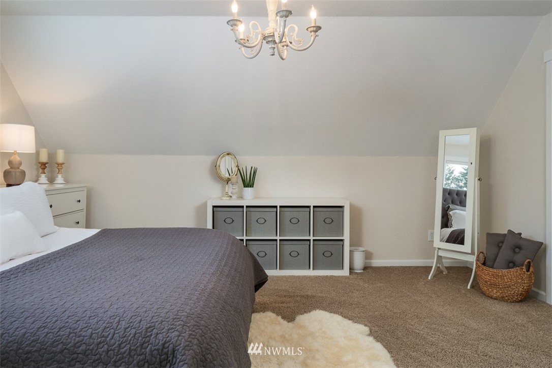 14012 145th Avenue Southeast Renton, WA 98059 - Photo 14 of 25