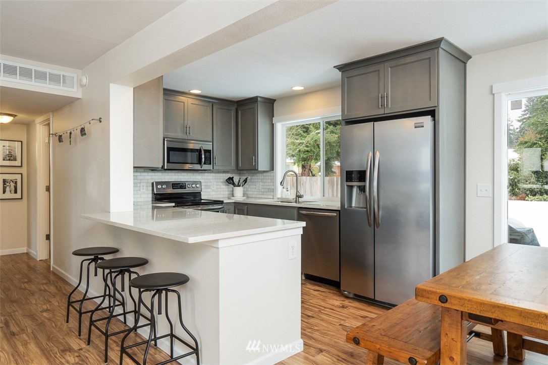 14012 145th Avenue Southeast Renton, WA 98059 - Photo 8 of 25