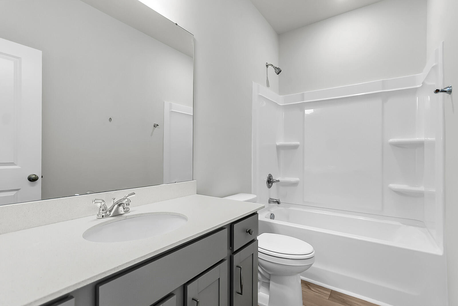 1000 Carolina Way Manning, SC 29102 - Photo 37 of 46 Guest Bathroom