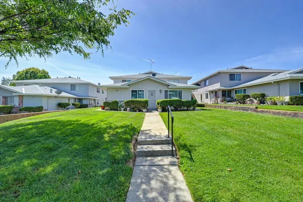 $214,900 | 11680 Garnet Way, Unit 4, Auburn, CA 95602