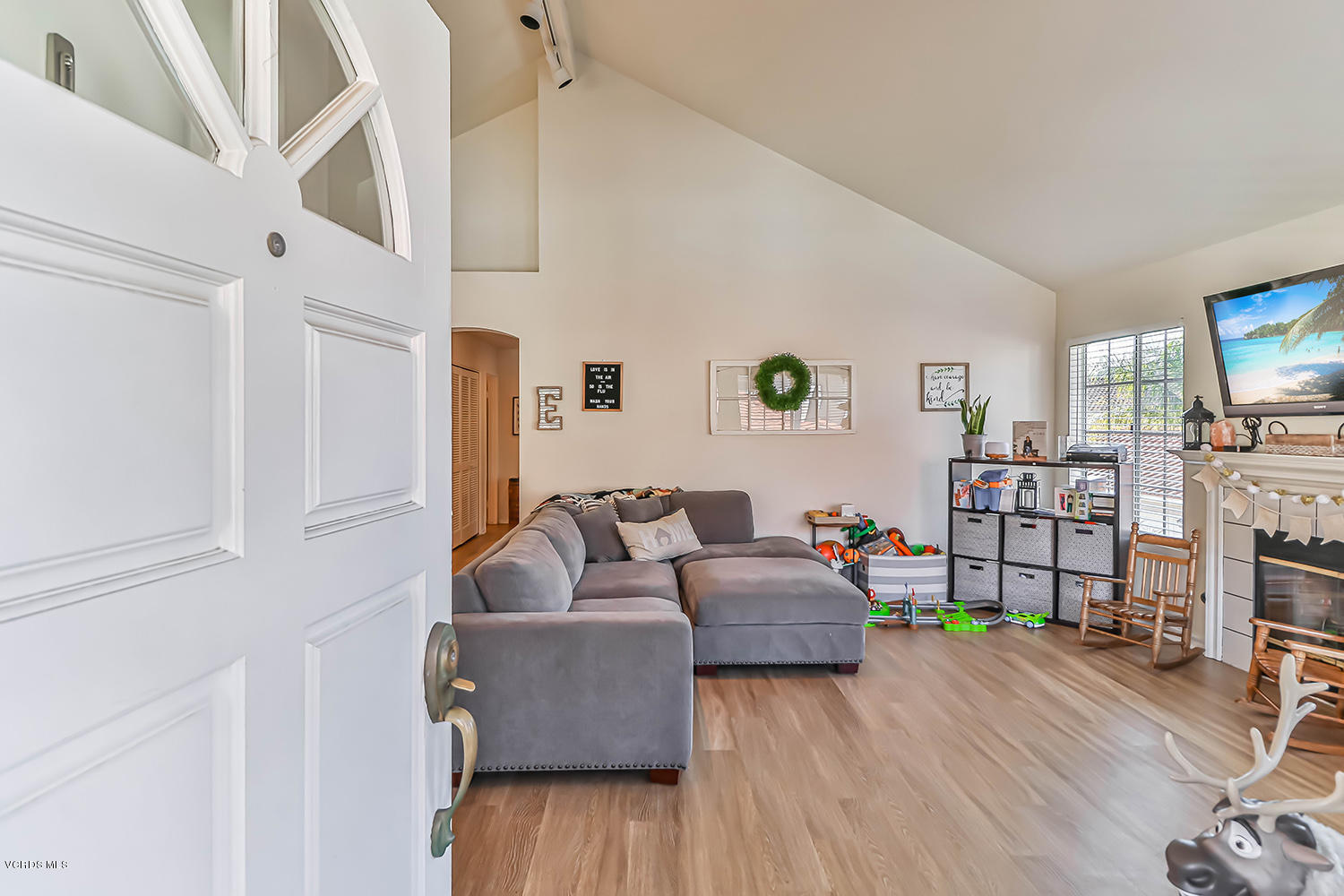 610 Geranium Lane, Unit A Simi Valley, CA 93065 - Photo 5 of 26 a living room with furniture and a wooden floor