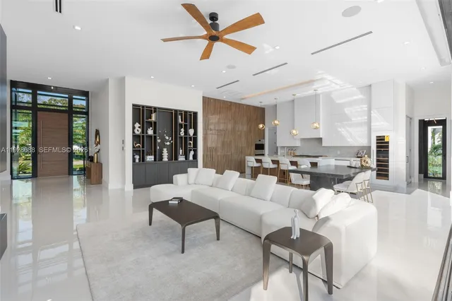 $5,975,000 | 4910 Northeast 27th Avenue, Lighthouse Point, FL 33064