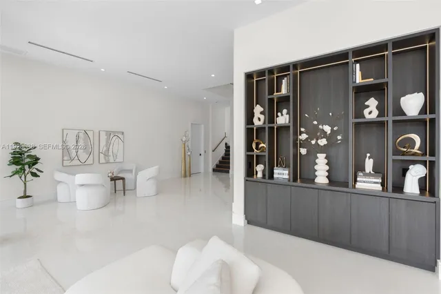 $5,975,000 | 4910 Northeast 27th Avenue, Lighthouse Point, FL 33064