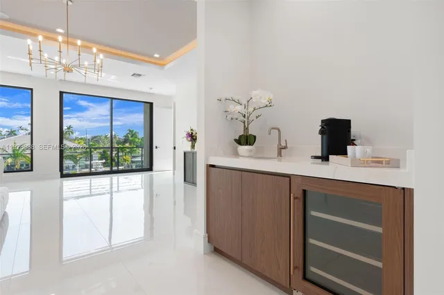 $5,975,000 | 4910 Northeast 27th Avenue, Lighthouse Point, FL 33064