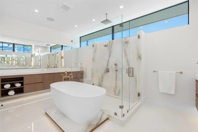 $5,975,000 | 4910 Northeast 27th Avenue, Lighthouse Point, FL 33064