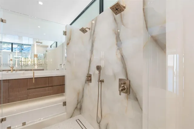 $5,975,000 | 4910 Northeast 27th Avenue, Lighthouse Point, FL 33064