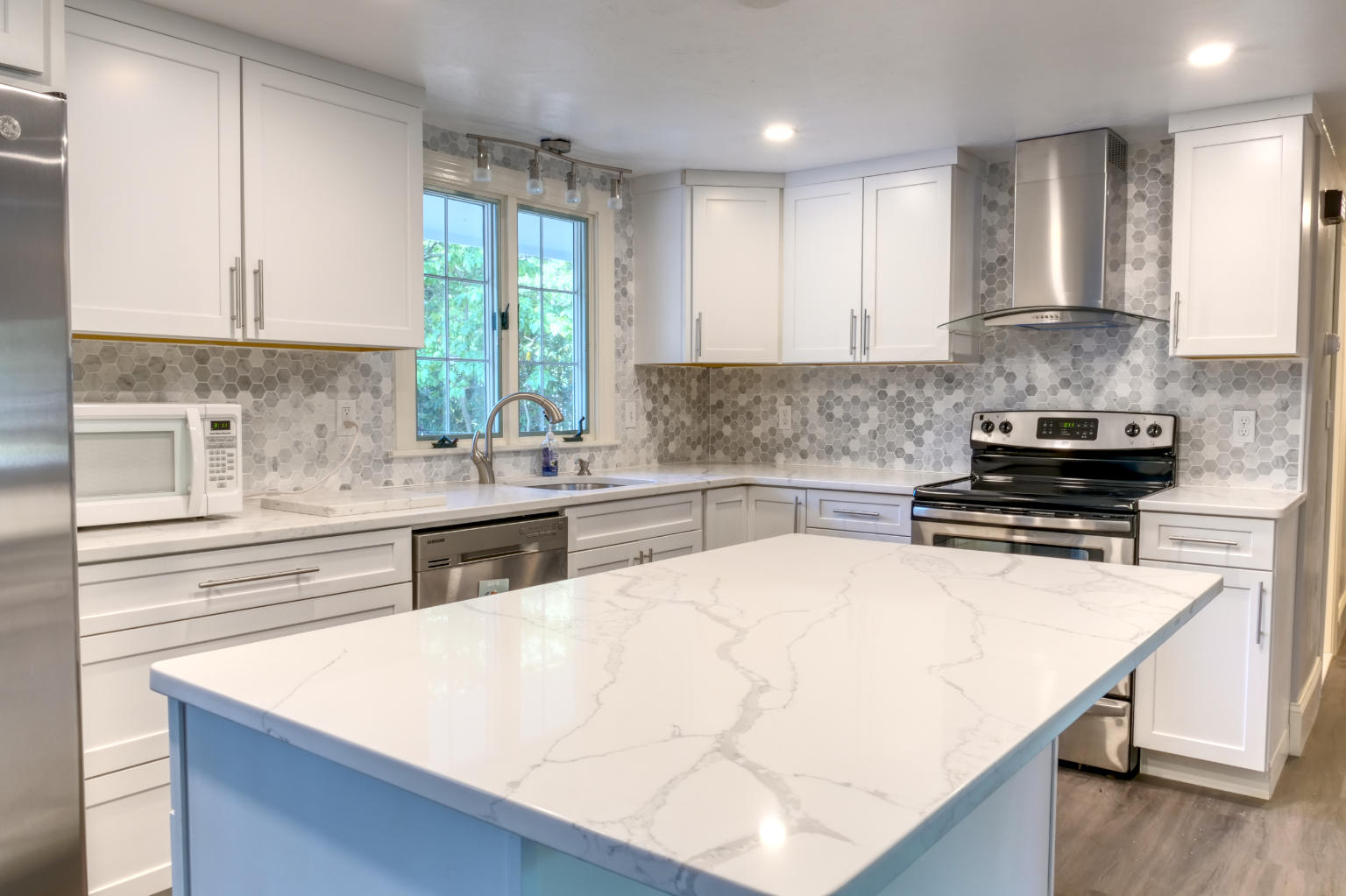 329 Old Craigville Road Centerville, MA 02632 - Photo 8 of 15 Kitchen