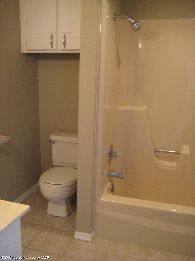 5214 Royce Drive Amarillo, TX 79110 - Photo 13 of 13 Master Bath