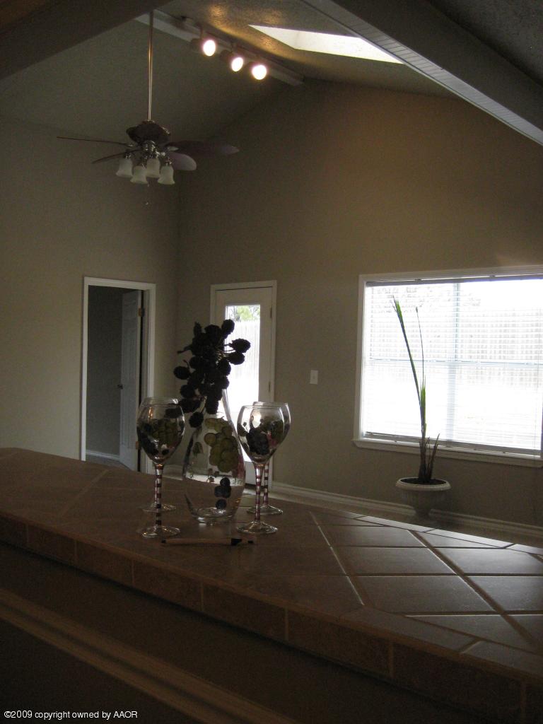 5214 Royce Drive Amarillo, TX 79110 - Photo 3 of 13 2nd Living from Bar