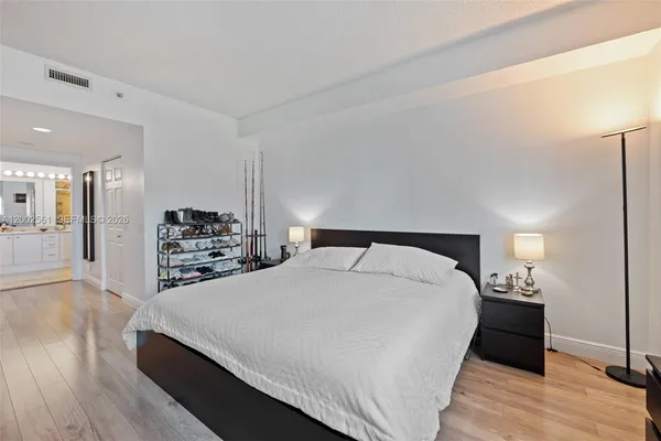 $460,000 | 2475 Brickell Avenue, Unit 1805, Miami, FL 33129