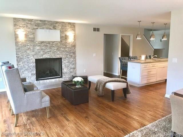 18460 Beverly Road Beverly Hills, MI 48025 - Photo 3 of 24