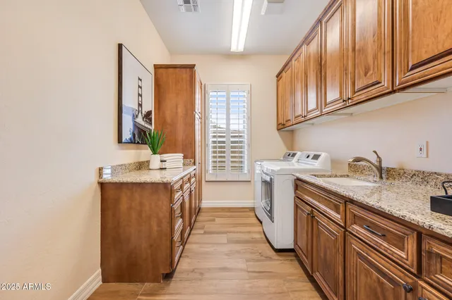 $1,799,999 | 30989 North 77th Way, Scottsdale, AZ 85266