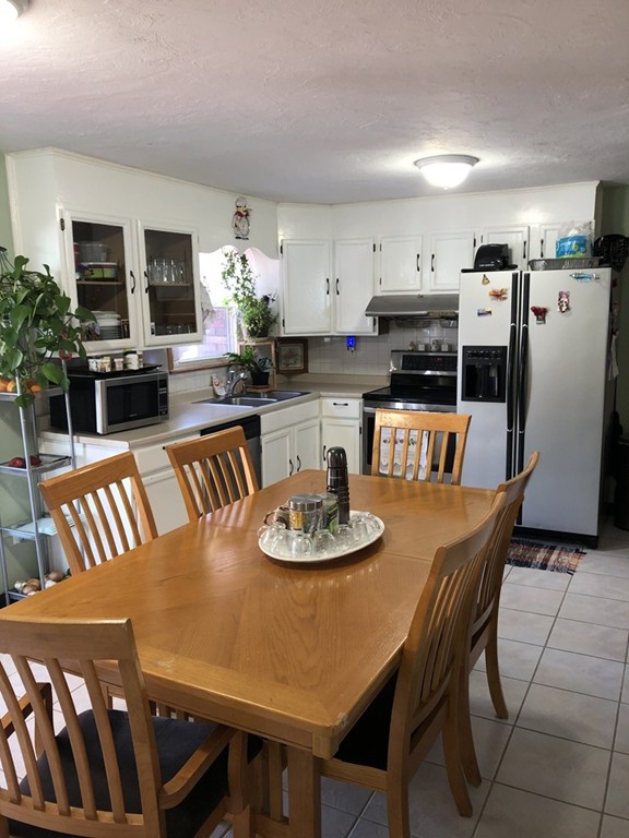 167 Wedgewood Road Worcester, MA 01602 - Photo 4 of 26 Gallery Image 4