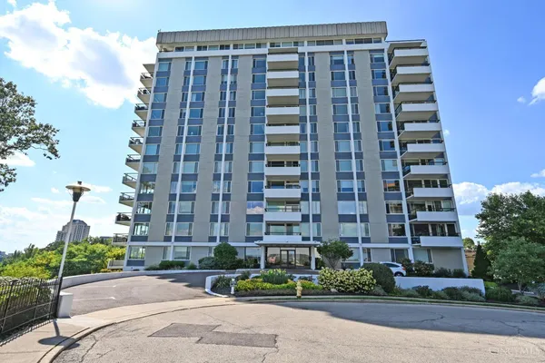 $450,000 | 2401 Ingleside Avenue, Unit 6B, Cincinnati, OH 45206
