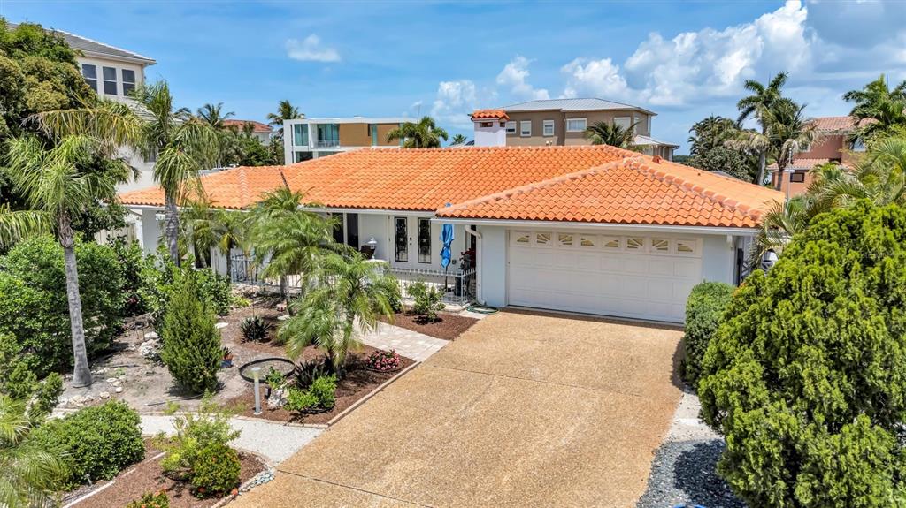 617 Rountree Drive Longboat Key, FL 34228 - Photo 10 of 41