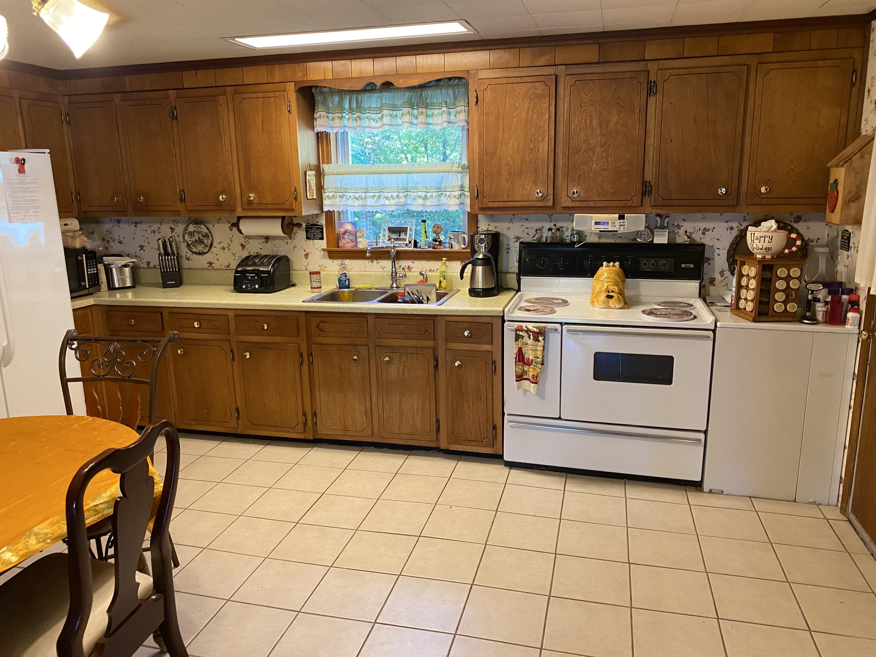 3972 Ridge Drive Salem, VA 24153 - Photo 3 of 24 IMG_4630