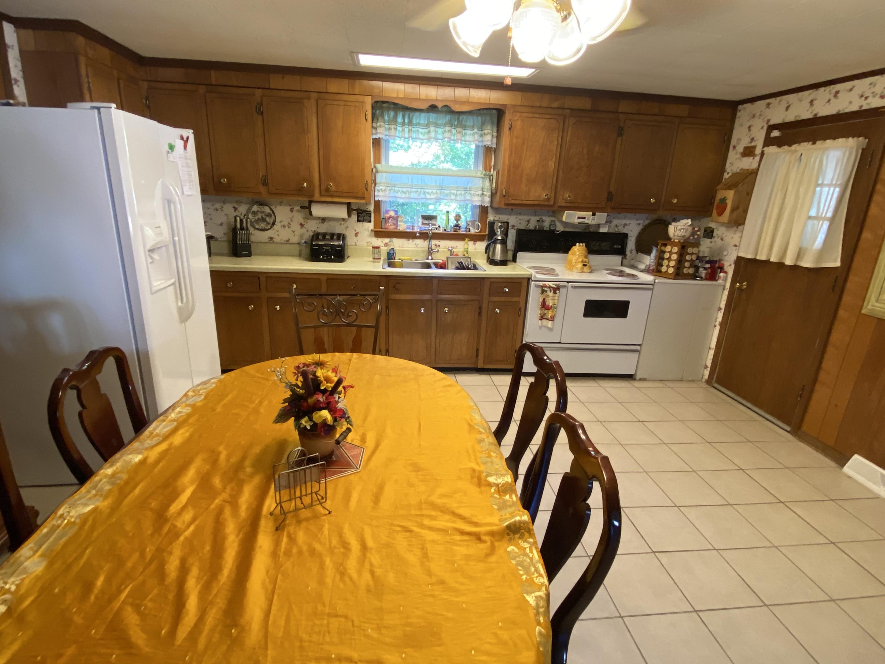 3972 Ridge Drive Salem, VA 24153 - Photo 5 of 24 IMG_4632