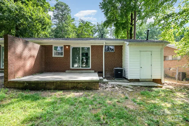 $1,095 | 602 Camrose Drive, Charlotte, NC 28215