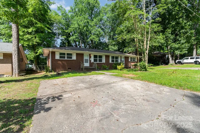 $1,095 | 602 Camrose Drive, Charlotte, NC 28215