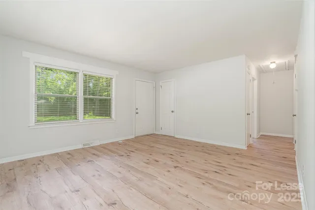 $1,095 | 602 Camrose Drive, Charlotte, NC 28215